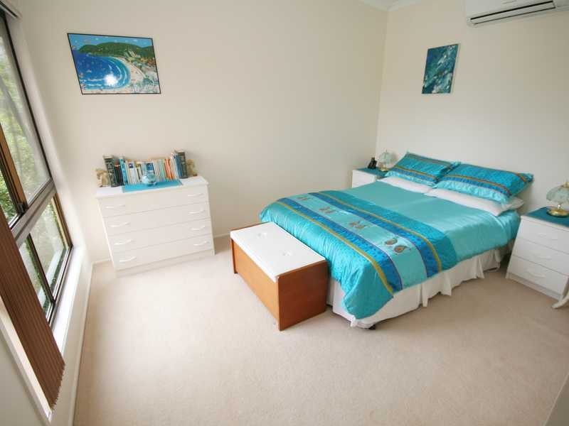 8 Jarrahdale Drive, Elanora QLD 4221