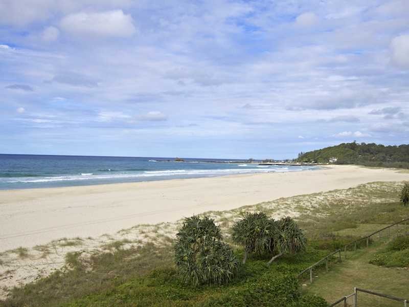 41 Jefferson Lane, Palm Beach QLD 4221