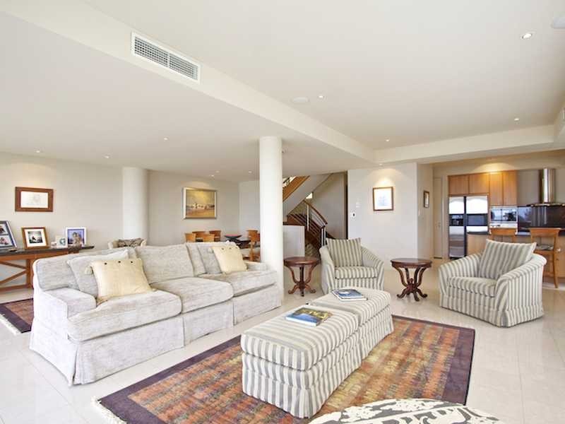 41 Jefferson Lane, Palm Beach QLD 4221