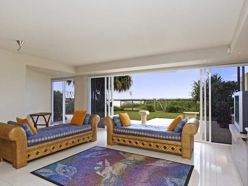 41 Jefferson Lane, Palm Beach QLD 4221