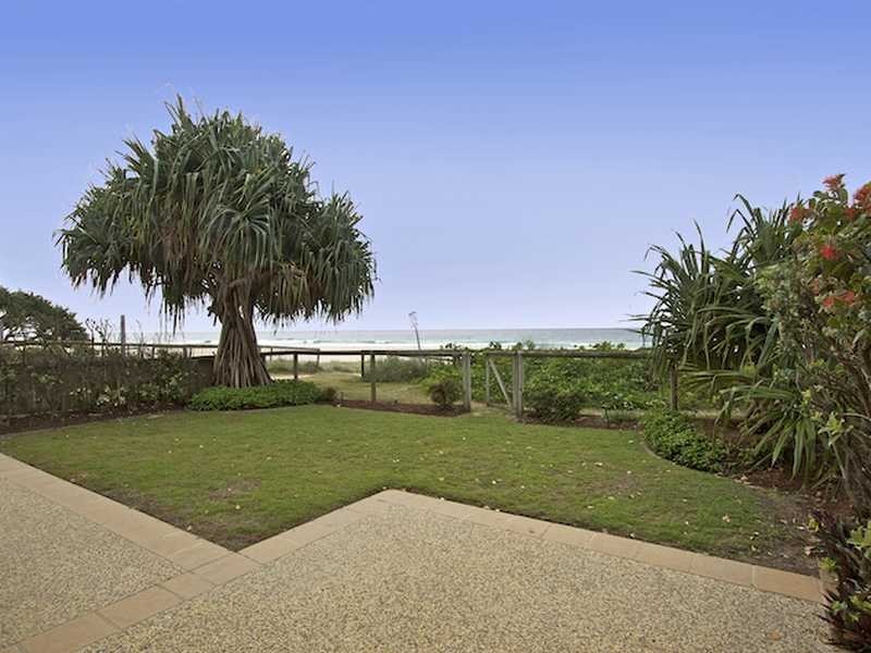 41 Jefferson Lane, Palm Beach QLD 4221