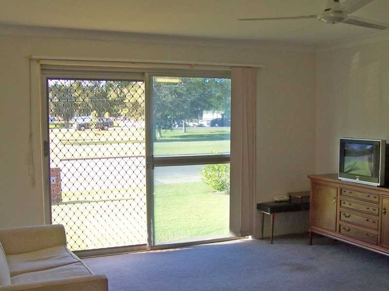 Unit 2/72 Sarawak Avenue, Palm Beach QLD 4221