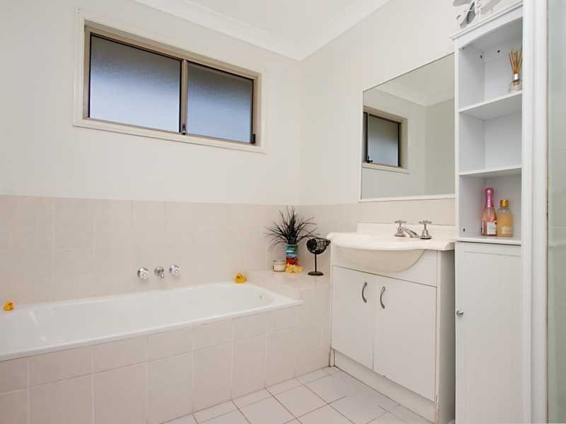 284 Nineteenth Avenue, Elanora QLD 4221