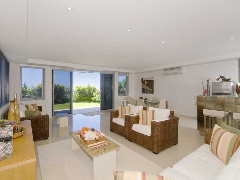 2 Twenty Fifth Avenue, Palm Beach QLD 4221