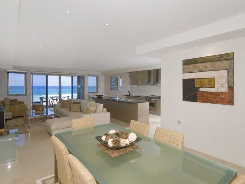 2 Twenty Fifth Avenue, Palm Beach QLD 4221