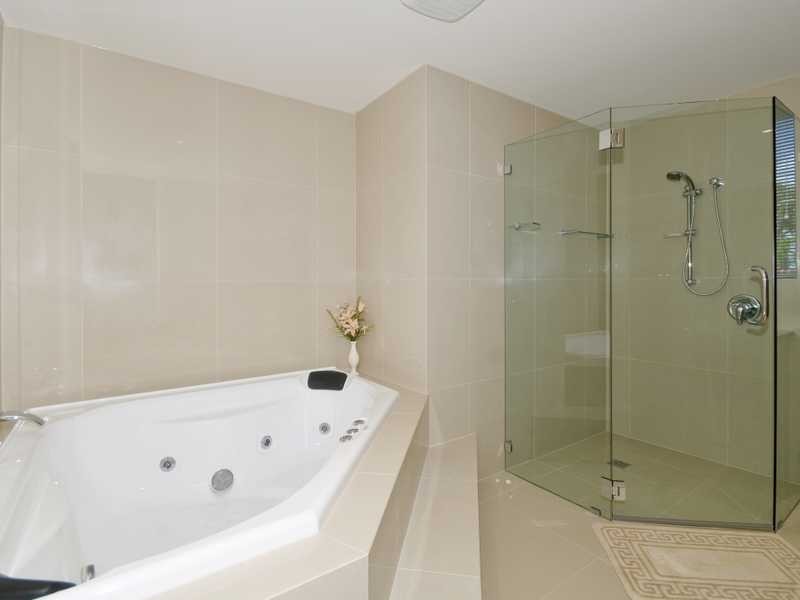 2 Twenty Fifth Avenue, Palm Beach QLD 4221