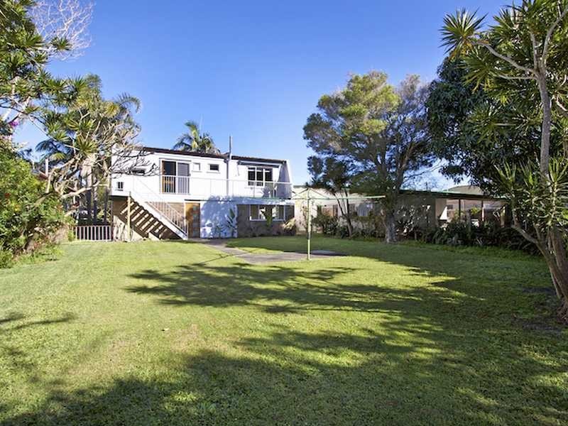 115 Leyte Avenue, Palm Beach QLD 4221