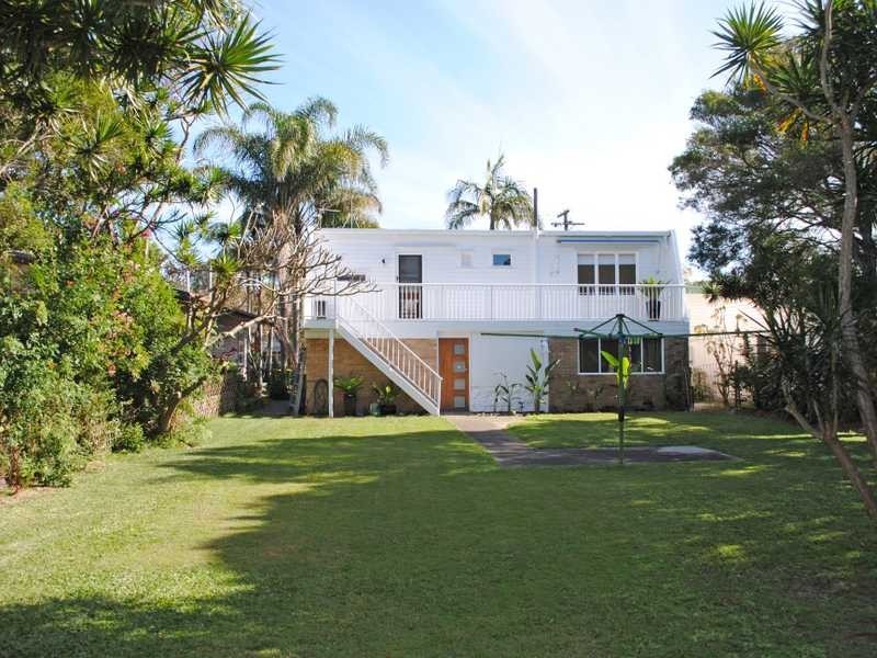 115 Leyte Avenue, Palm Beach QLD 4221