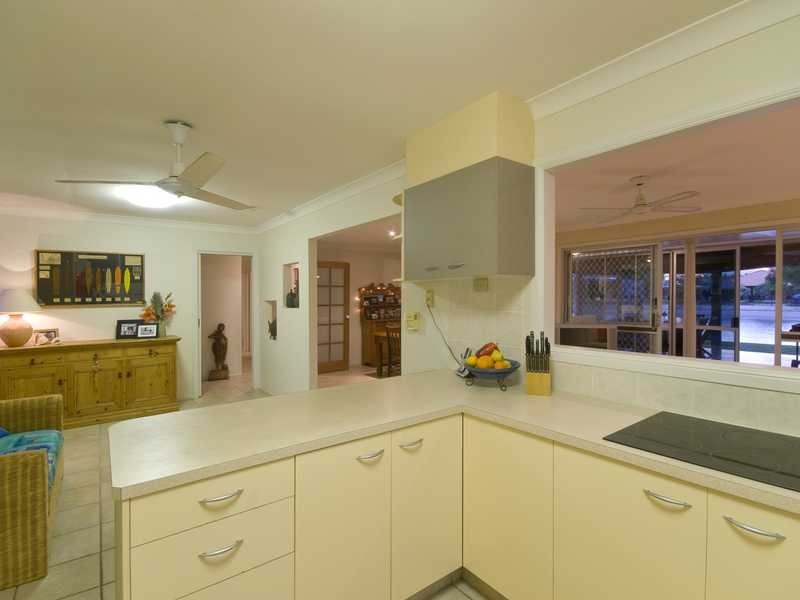 32 Parnki Parade, Palm Beach QLD 4221