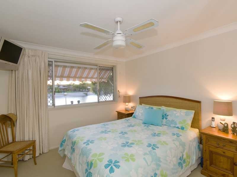 32 Parnki Parade, Palm Beach QLD 4221