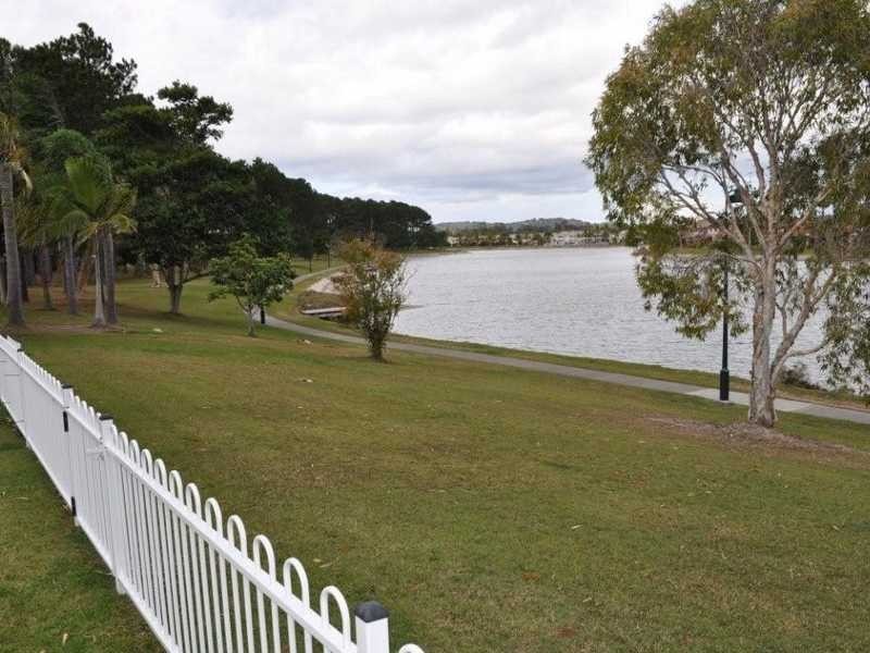 127 Murtha Drive, Elanora QLD 4221