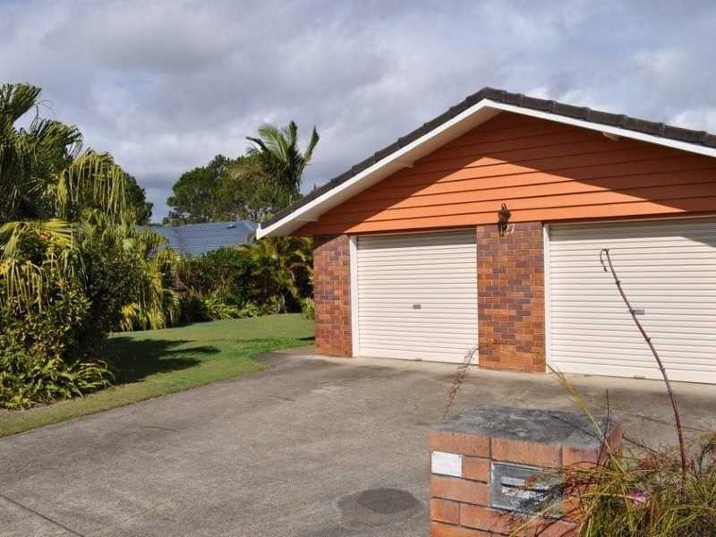 127 Murtha Drive, Elanora QLD 4221