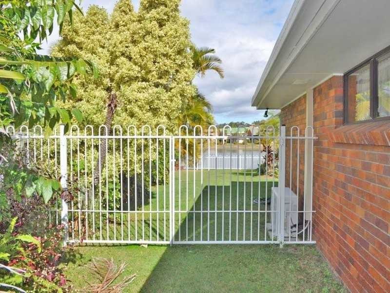 127 Murtha Drive, Elanora QLD 4221