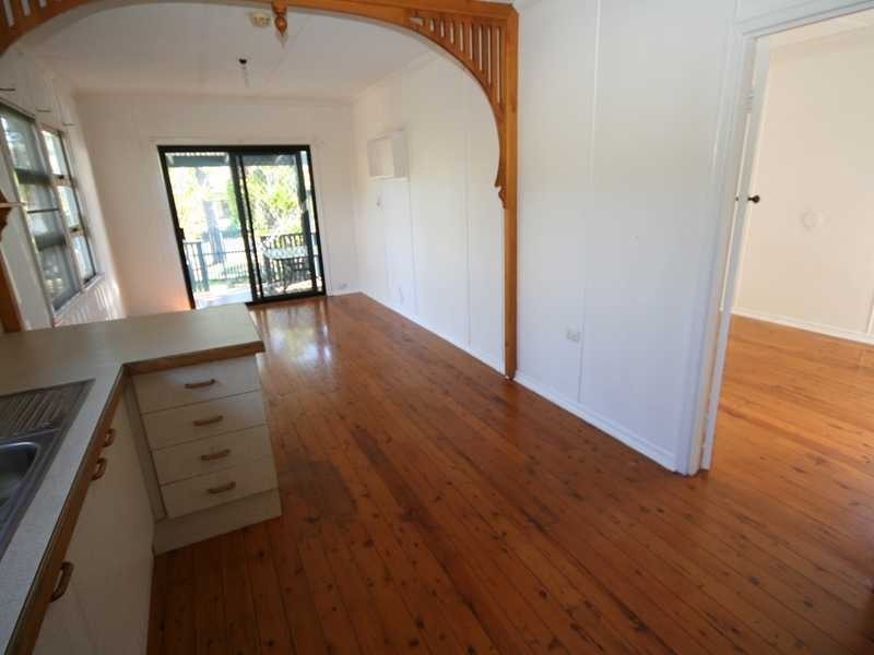 92 Palm Beach Avenue, Palm Beach QLD 4221