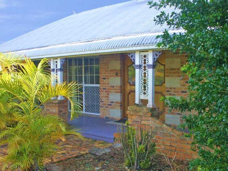 39 Whitian Drive, Carrara QLD 4211