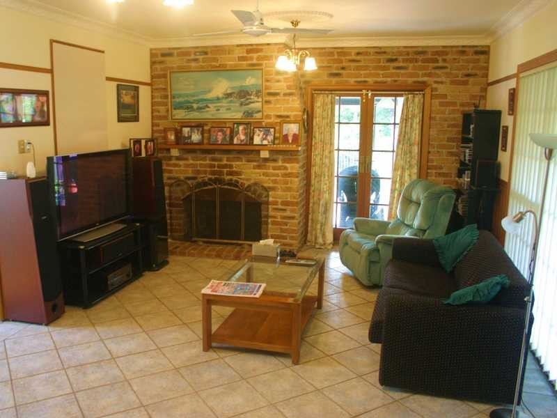 39 Whitian Drive, Carrara QLD 4211