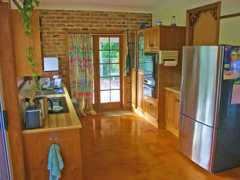 39 Whitian Drive, Carrara QLD 4211