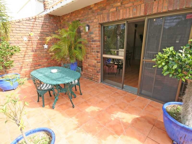 2/33 Hillcrest Avenue, Tugun QLD 4224