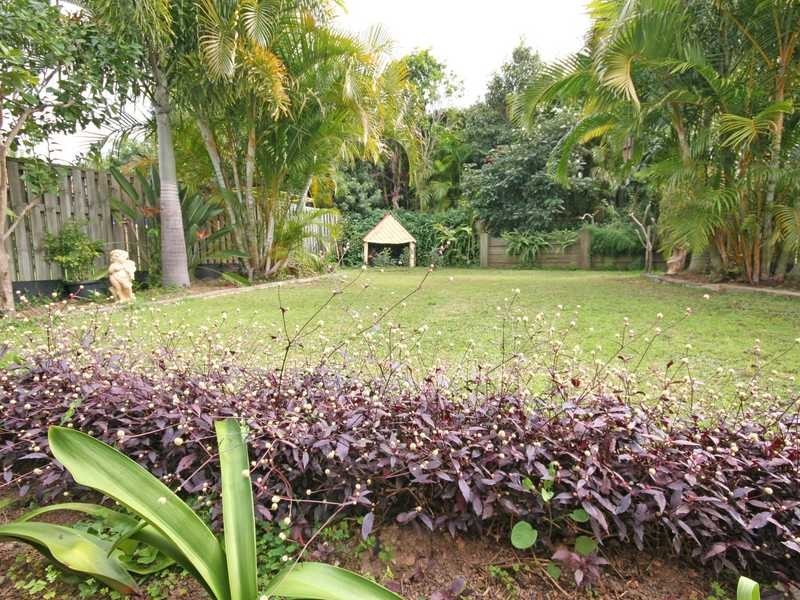 2/33 Hillcrest Avenue, Tugun QLD 4224