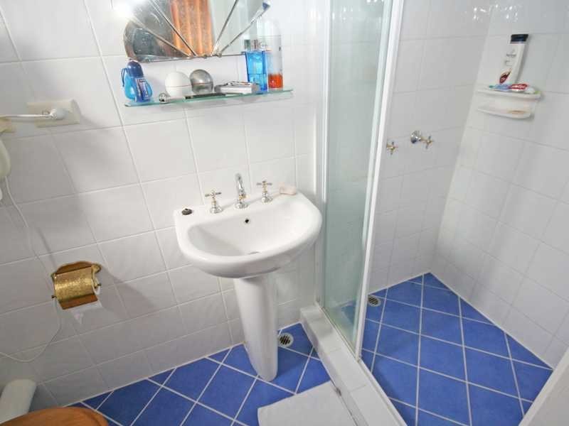 2/33 Hillcrest Avenue, Tugun QLD 4224