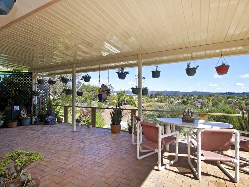 11 Banksiadale Close, Elanora QLD 4221