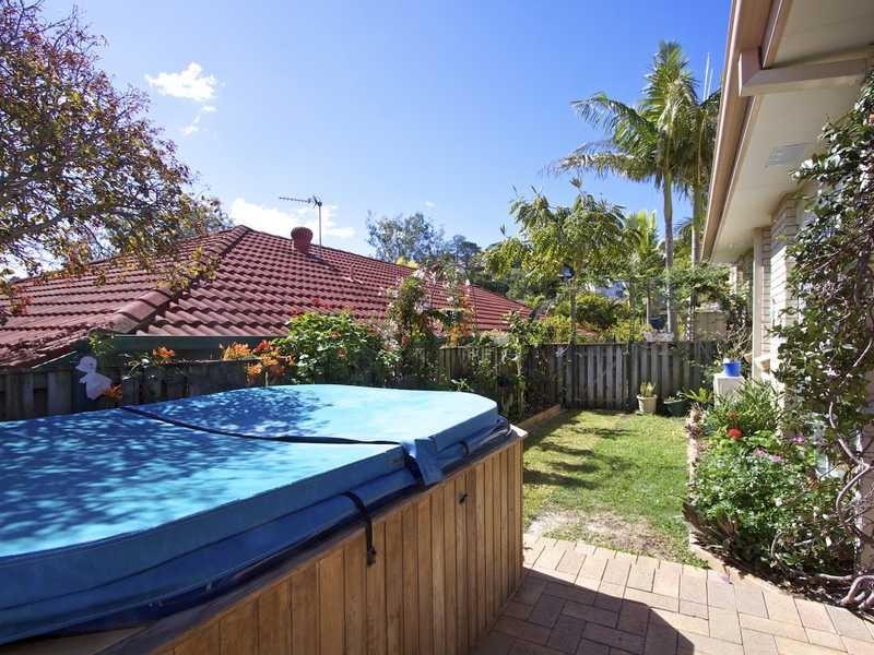 11 Banksiadale Close, Elanora QLD 4221