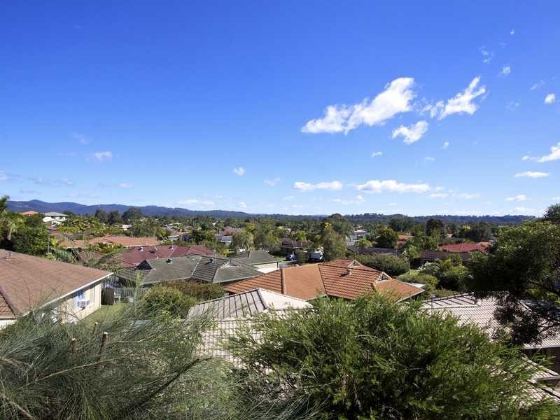 11 Banksiadale Close, Elanora QLD 4221