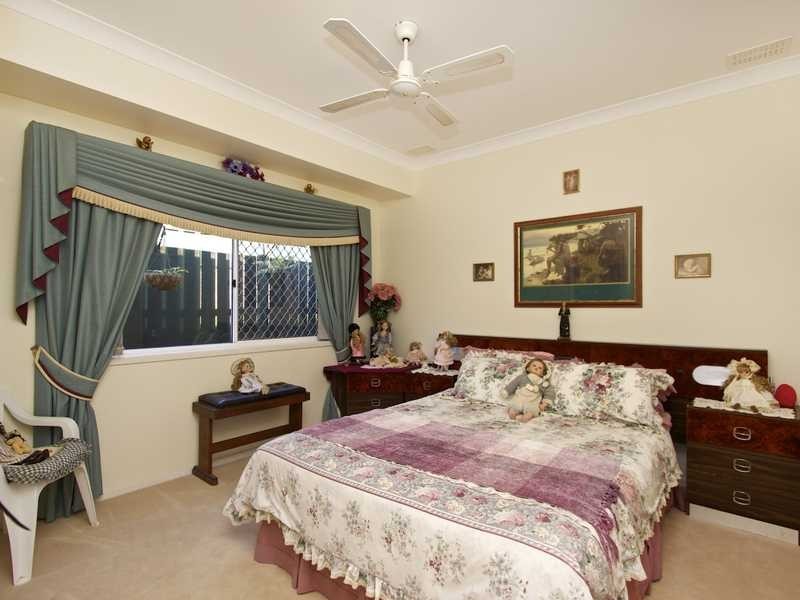 11 Banksiadale Close, Elanora QLD 4221