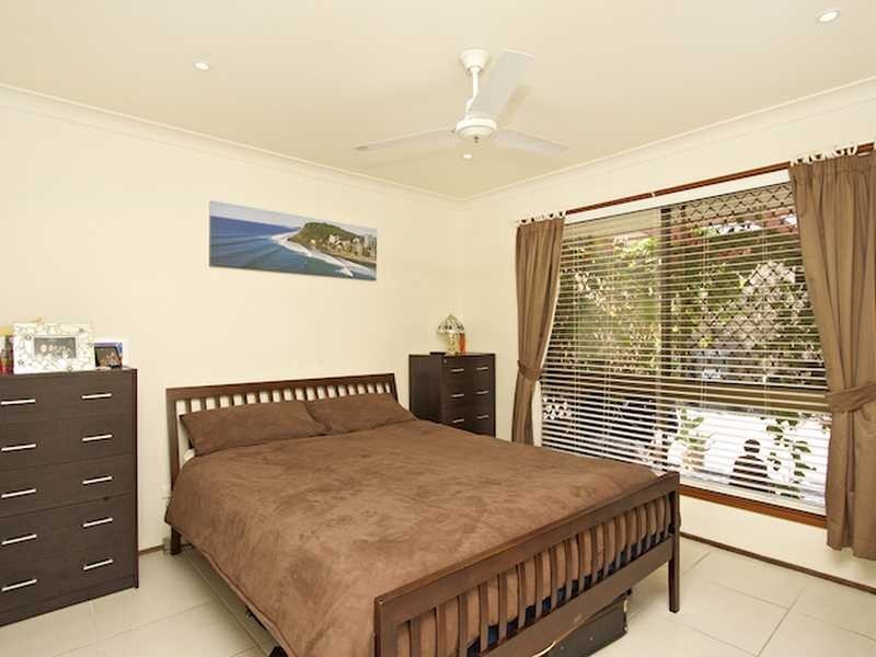 Elanora QLD 4221