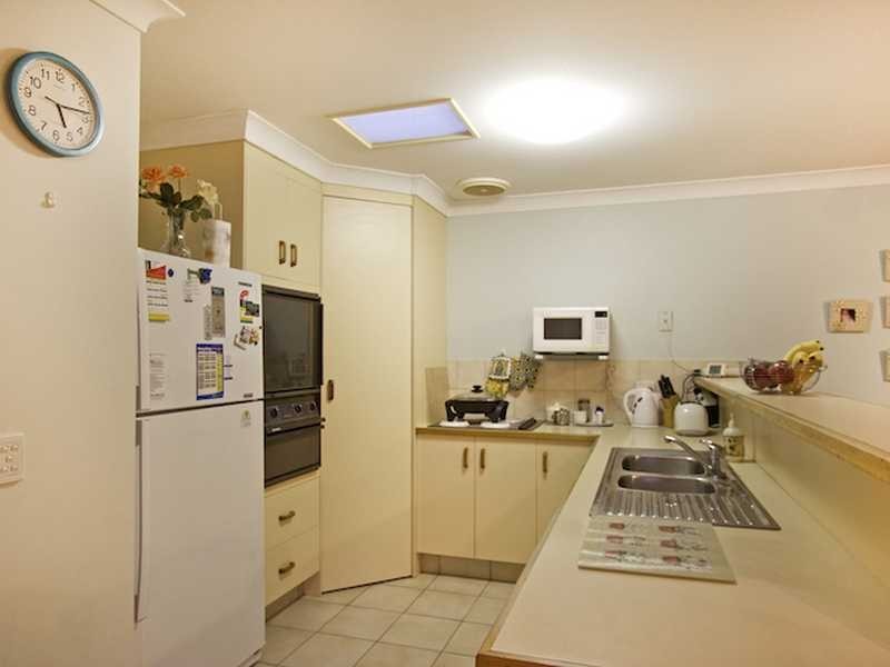 1/14 Walker Avenue, Palm Beach QLD 4221