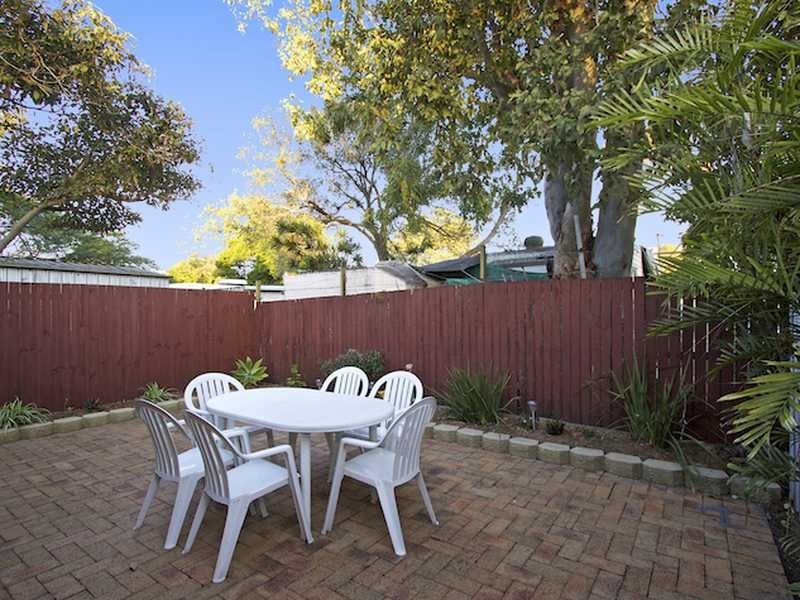 1/14 Walker Avenue, Palm Beach QLD 4221