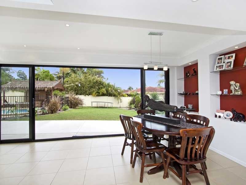 18 Darnel Street, Elanora QLD 4221