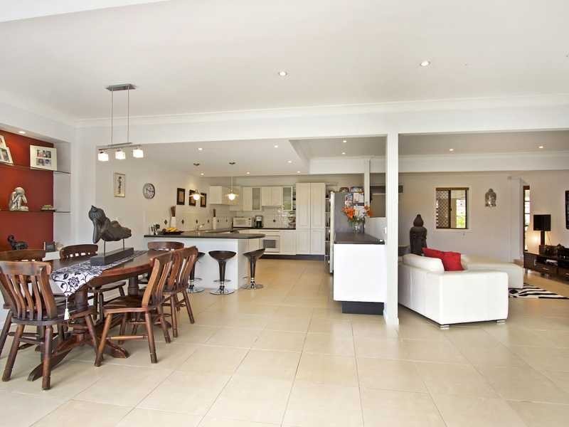 18 Darnel Street, Elanora QLD 4221