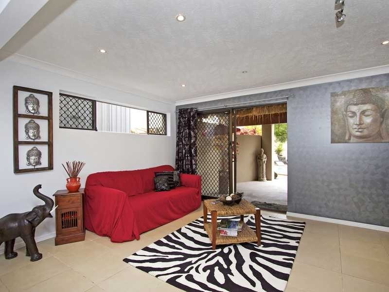 18 Darnel Street, Elanora QLD 4221