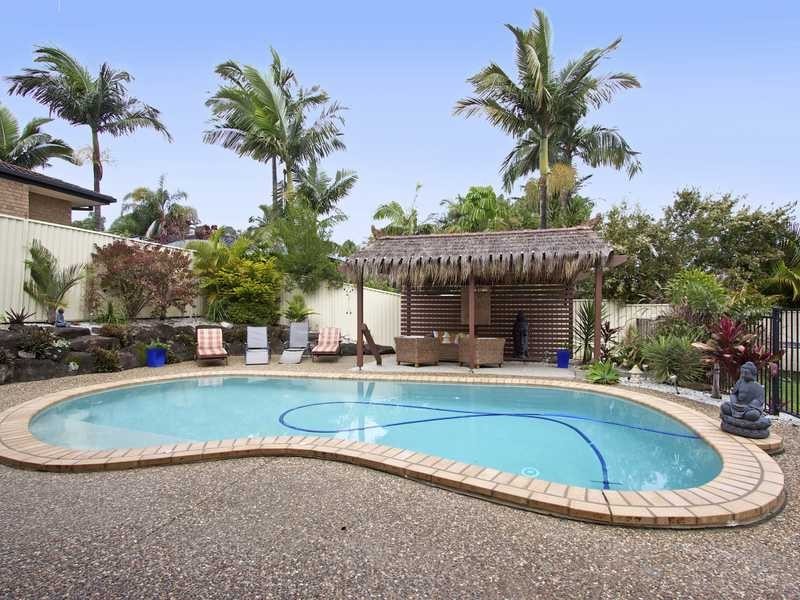 18 Darnel Street, Elanora QLD 4221
