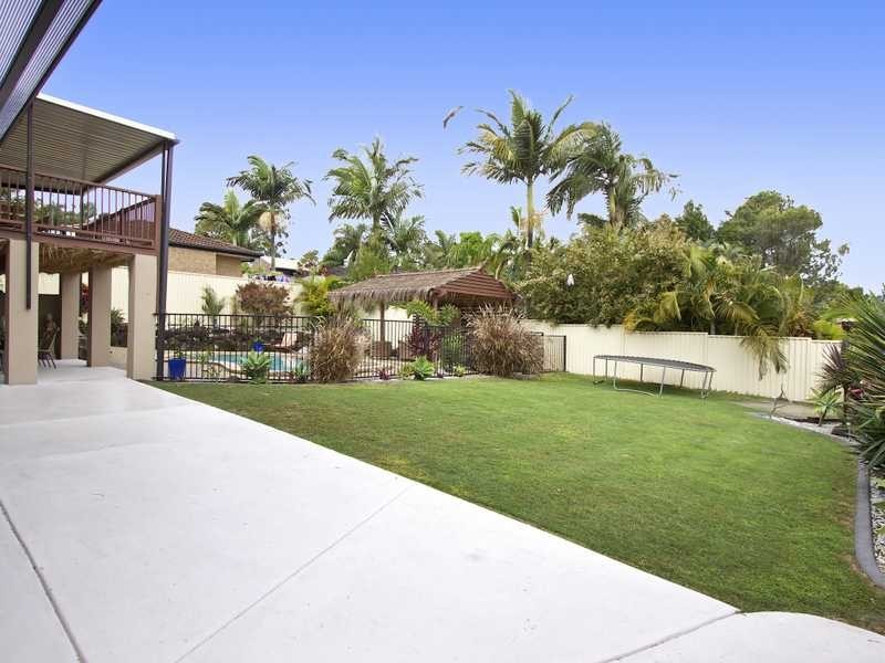 18 Darnel Street, Elanora QLD 4221