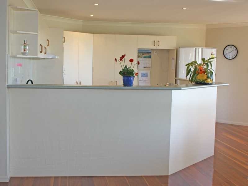 18 Hibertia Avenue, Elanora QLD 4221