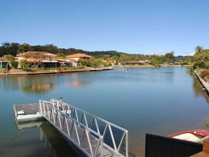 32 Mainsail Street, Currumbin Waters QLD 4223
