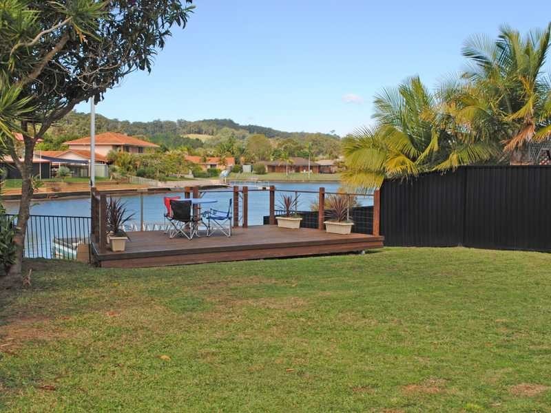 32 Mainsail Street, Currumbin Waters QLD 4223