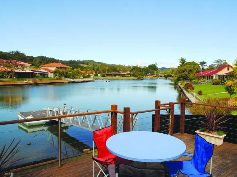 32 Mainsail Street, Currumbin Waters QLD 4223