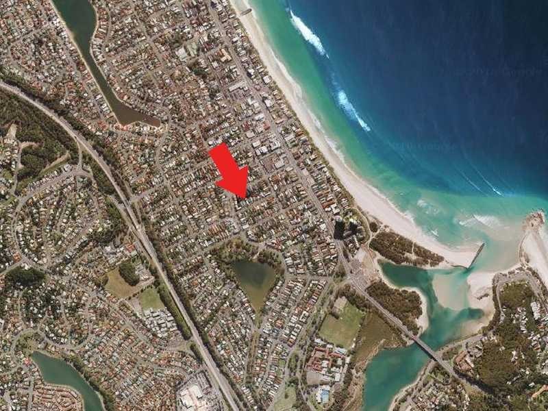 2/41 Philippine Parade, Palm Beach QLD 4221