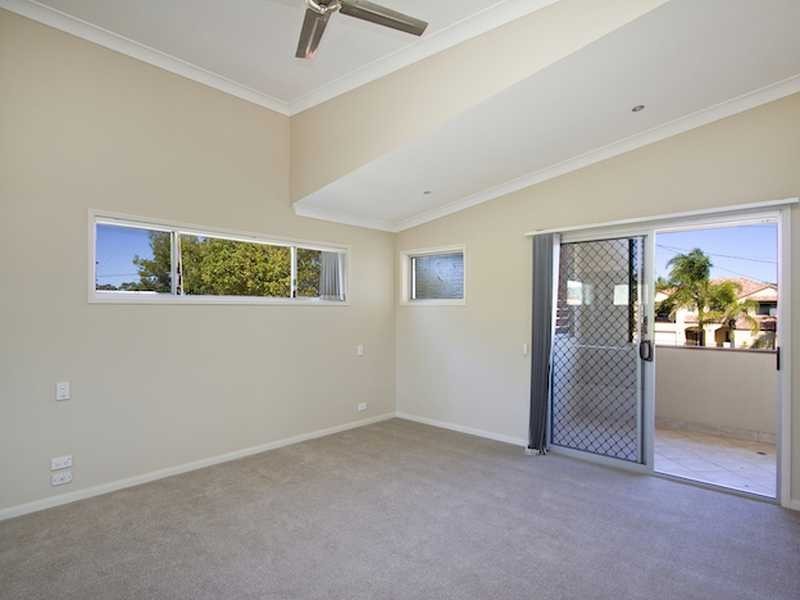 2/41 Philippine Parade, Palm Beach QLD 4221