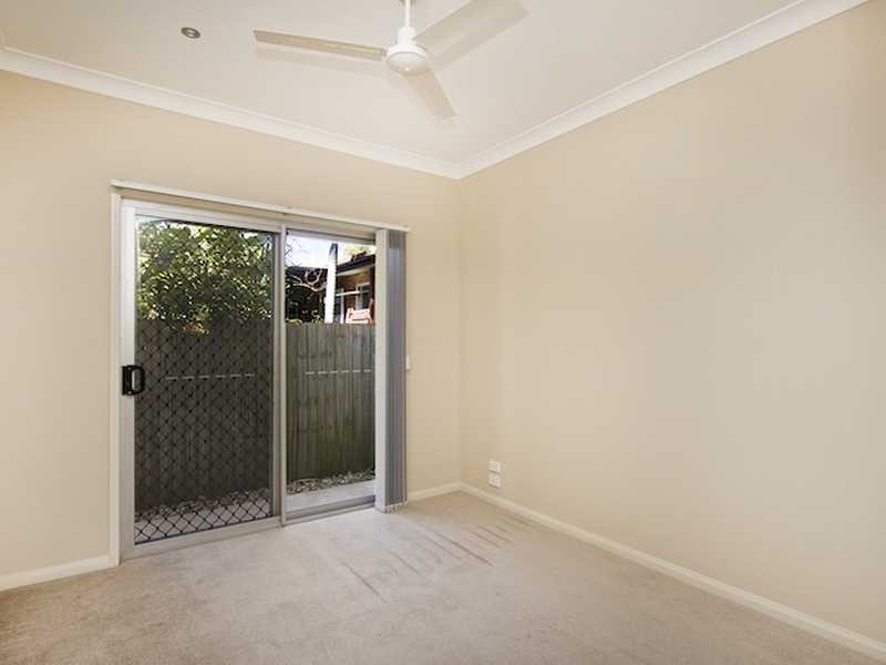 2/41 Philippine Parade, Palm Beach QLD 4221