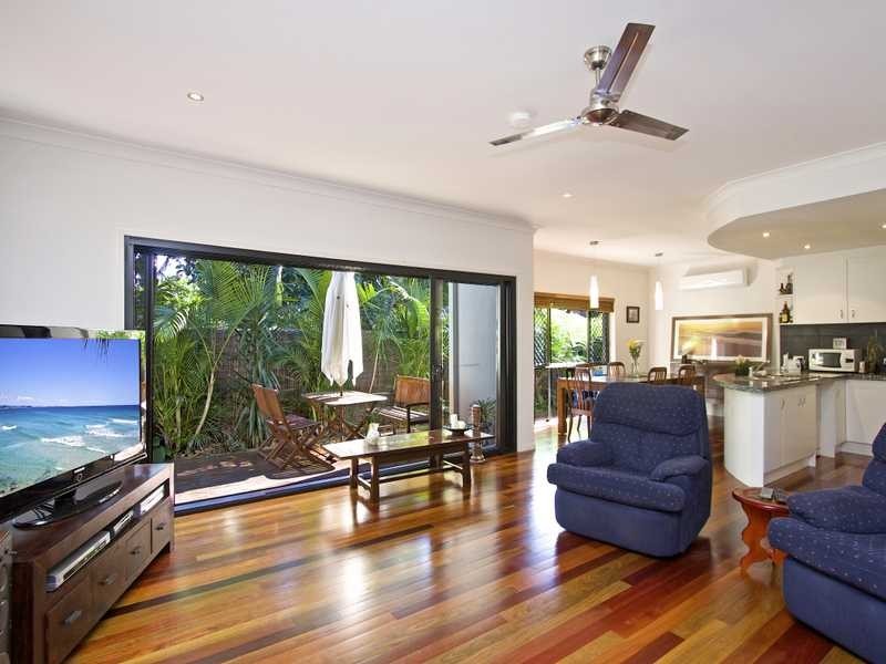 2/65 Fifth Avenue, Palm Beach QLD 4221
