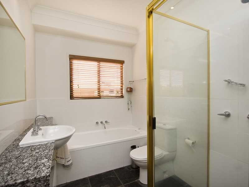 2/65 Fifth Avenue, Palm Beach QLD 4221