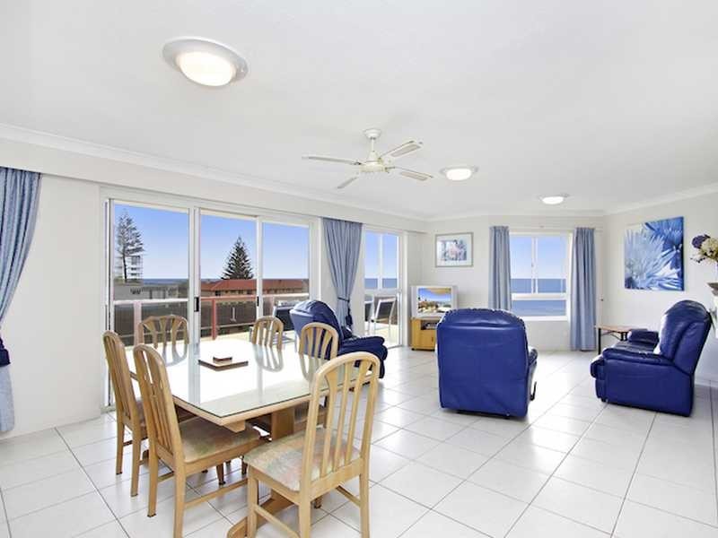 13/4 Twenty Fifth Avenue, Palm Beach QLD 4221