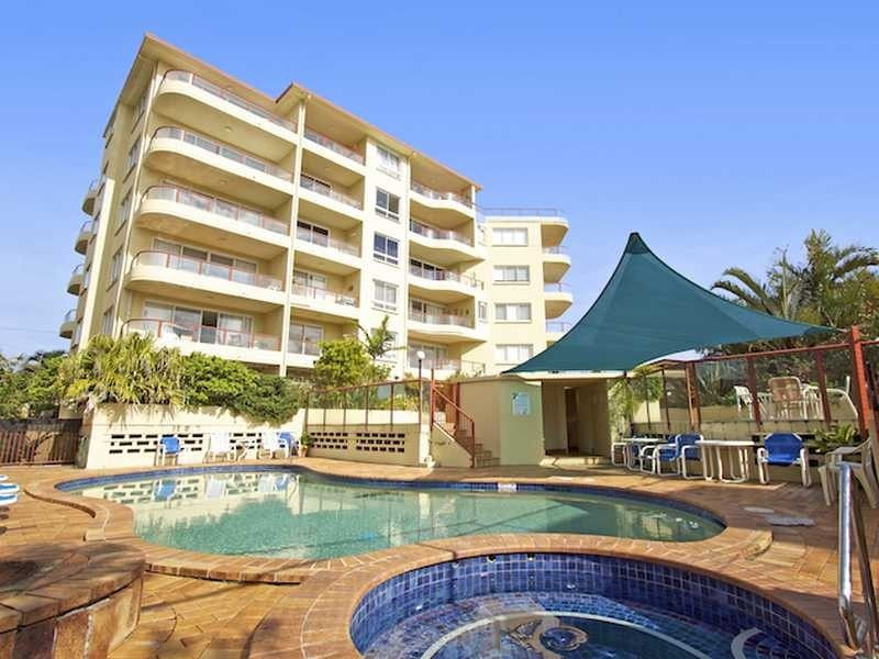 13/4 Twenty Fifth Avenue, Palm Beach QLD 4221