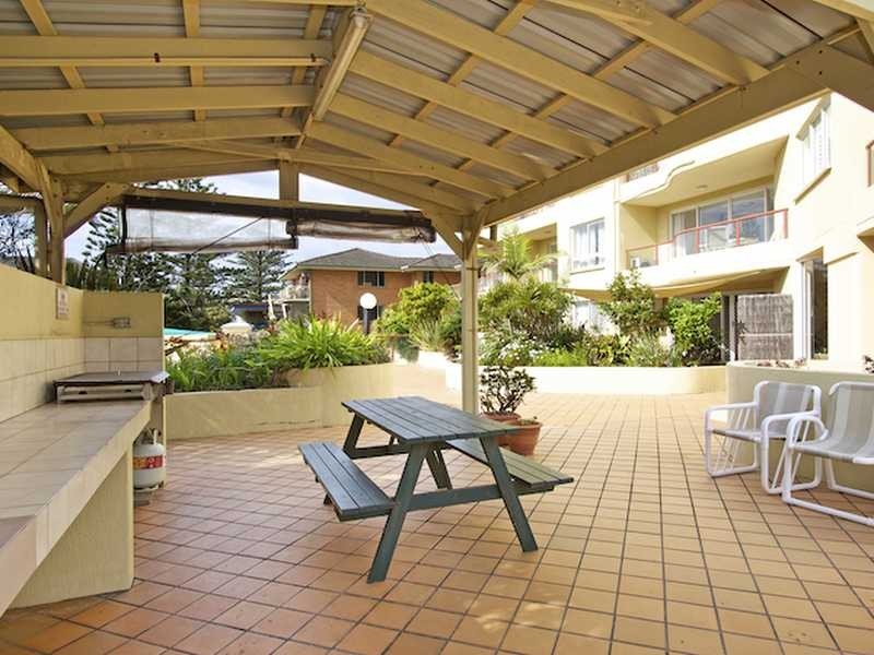 13/4 Twenty Fifth Avenue, Palm Beach QLD 4221