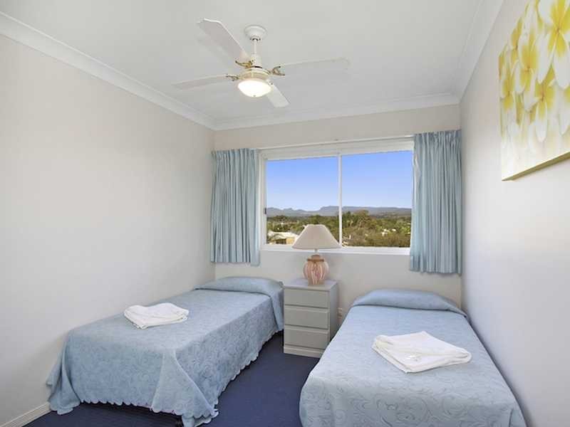 13/4 Twenty Fifth Avenue, Palm Beach QLD 4221