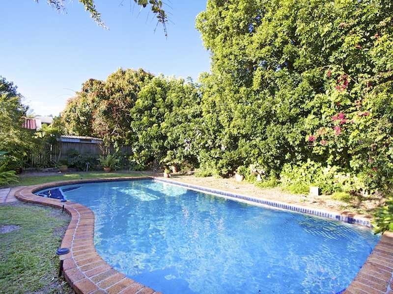 8 Ironbark Street, Elanora QLD 4221